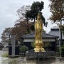 金剛院境内建つ仏像