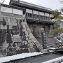 亀田城・佐藤八十八美術館の城門、石垣、水堀