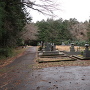 深戸城 城址西の墓地