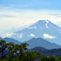 丸山山頂から残雪の富士を望む