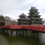松本城の天守と埋橋
