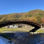 木曽の大橋と紅葉