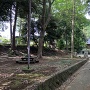 土塁と城山神社