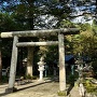 春日山神社の正面