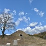 城趾遠景と与楽カンジョ塚古墳