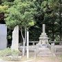 木曽義昌公遺跡水葬跡石塔