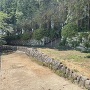 北側の石垣と虎口