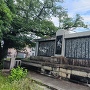 巨大な石碑