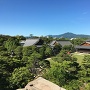 天守台から見た本丸御殿と比叡山