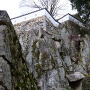 岩の上の石垣