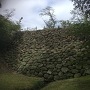 堀と尼ヶ淵の仕切り石垣