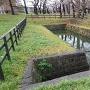 函館戦争供養塔裏の水路