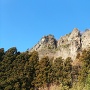 潜龍院跡から見る岩櫃山