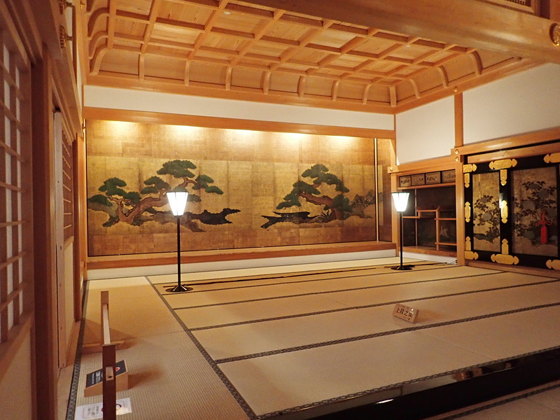 篠山城、上段の間大床「老松図」